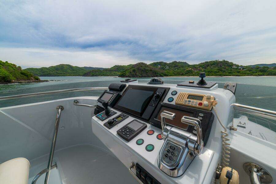 2002 Queenship 98 Custom YF - PRIMETIME