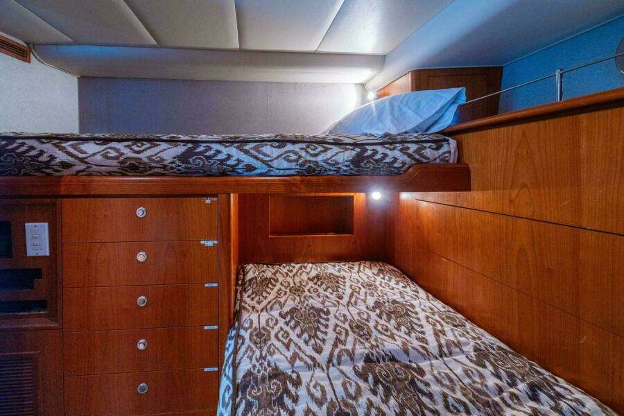 2002 Queenship 98 Custom YF - PRIMETIME