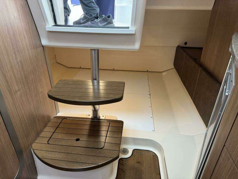 31ft Boston Whaler Yacht For Sale