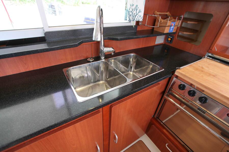 2012 Leopard owners version never in charter