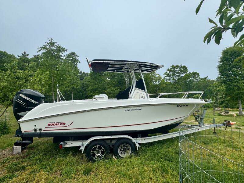 22ft Boston Whaler Yacht For Sale