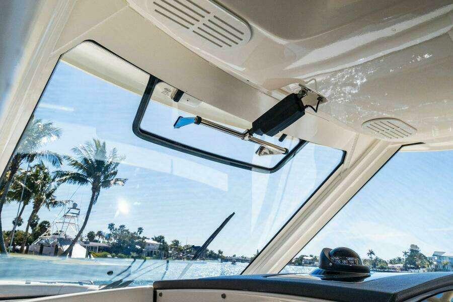 2019 Boston Whaler 350 Realm Center Console 'Zoe' 