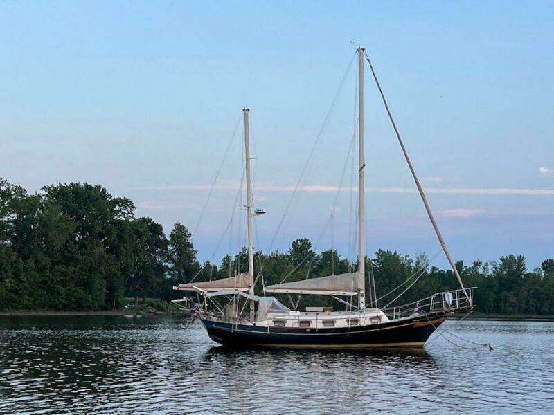 TRUE STORY 37ft Island Trader Yacht For Sale