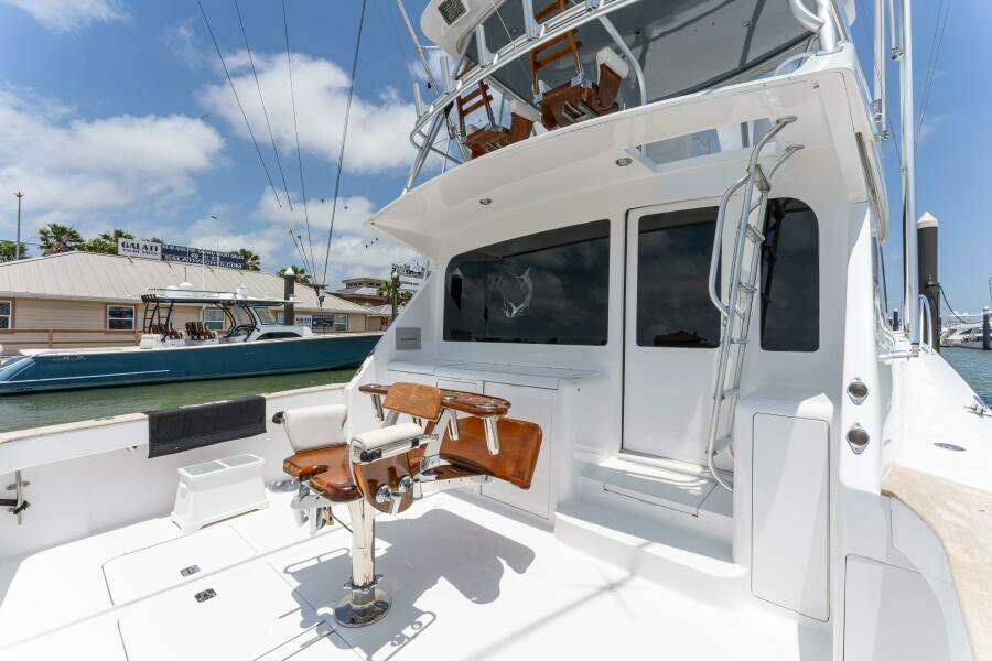 2004 Viking 48 Convertible 