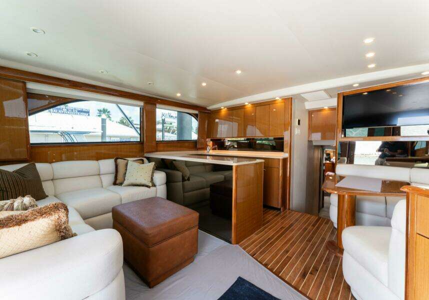 2004 Viking 48 Convertible 