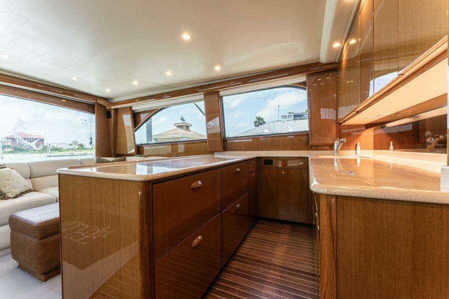 2004 Viking 48 Convertible 