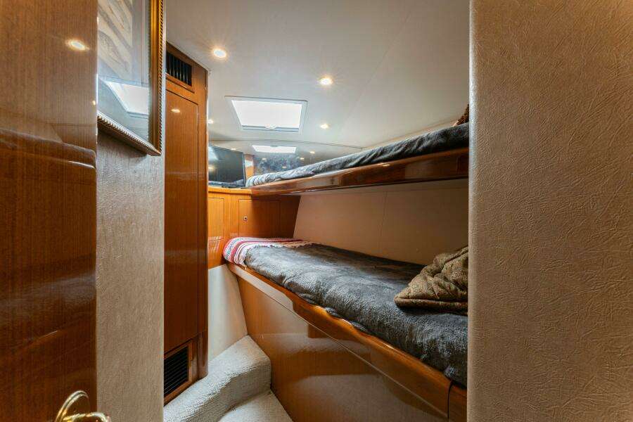 2004 Viking 48 Convertible 