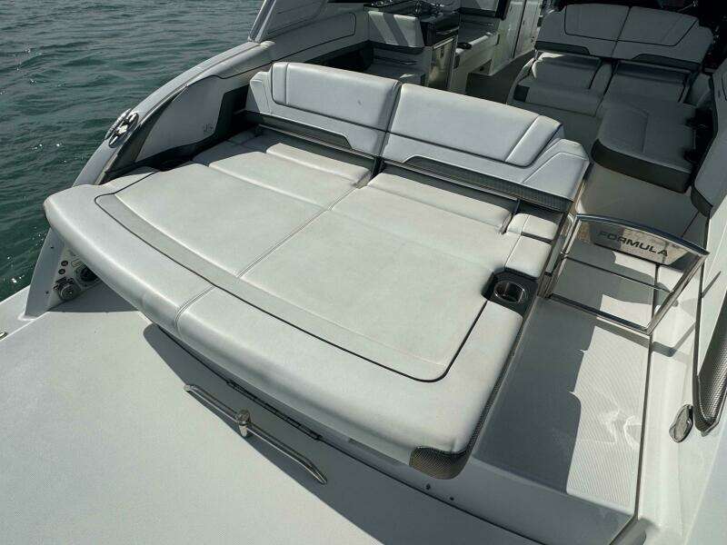 33ft Formula Yacht For Sale