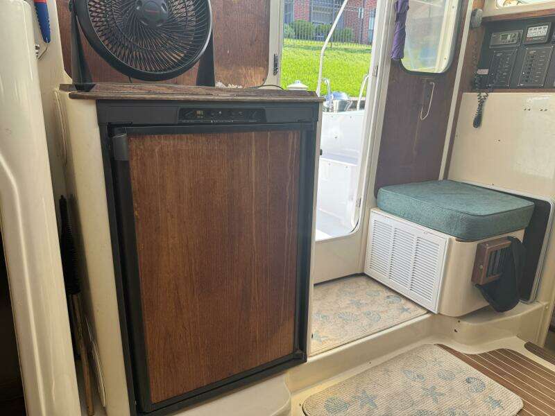 Double Wide 34ft Gemini Yacht For Sale