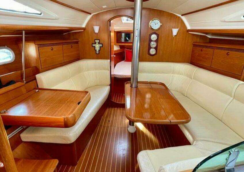 35ft Jeanneau Yacht For Sale