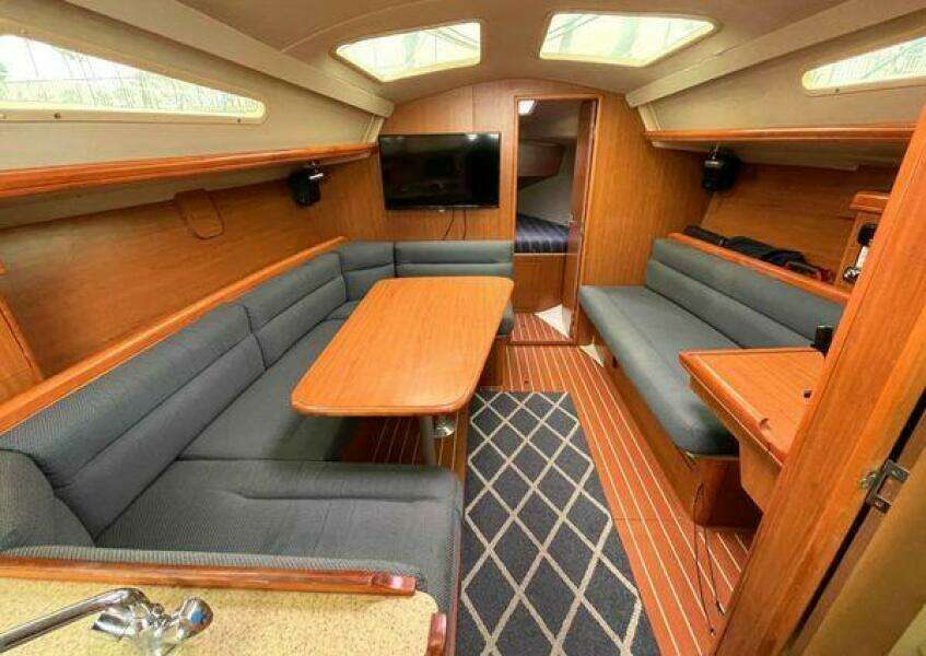Symbiosis 33ft Hunter Yacht For Sale