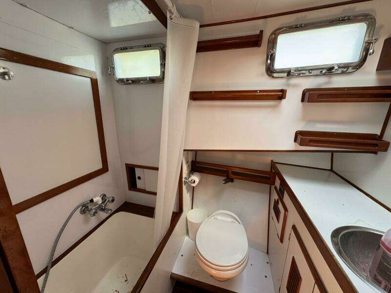 Saint Tropez 45ft Sea Ranger Yacht For Sale