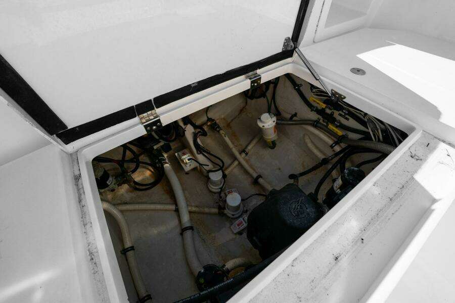 32ft Intrepid Yacht For Sale