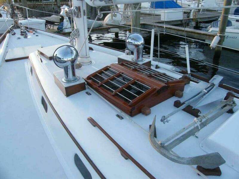 Perelandra 40ft Hinckley Yacht For Sale