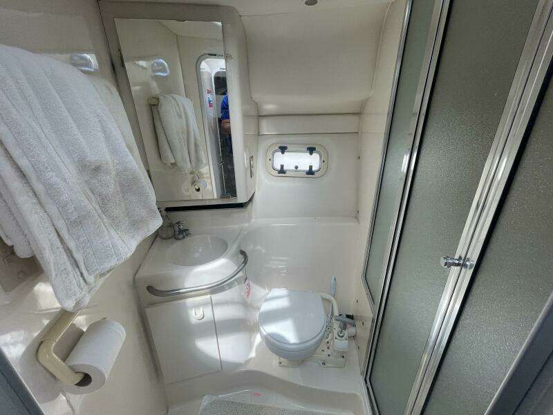 32ft Bayliner Yacht For Sale