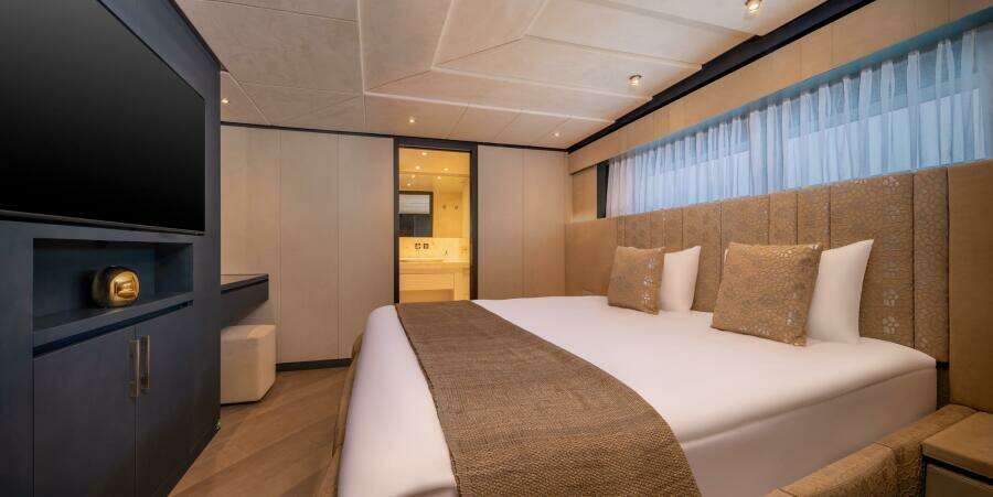 Project 125 125ft Hargrave Yacht For Sale