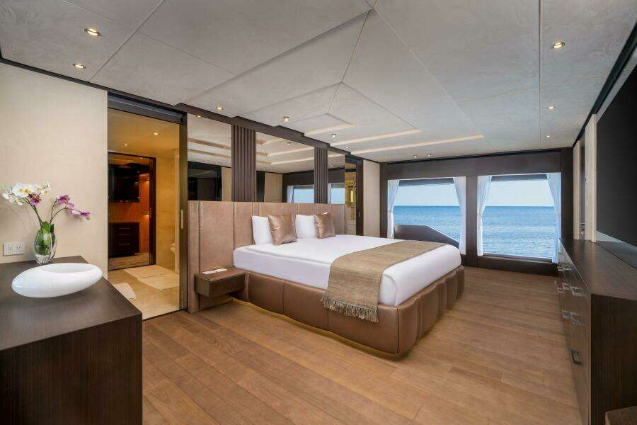 Project 125 125ft Hargrave Yacht For Sale