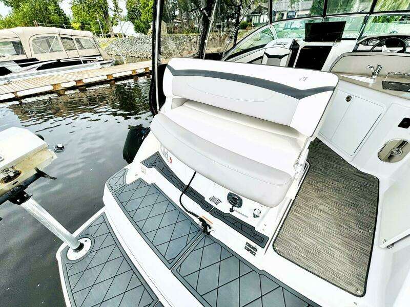 25ft Four Winns Yacht For Sale