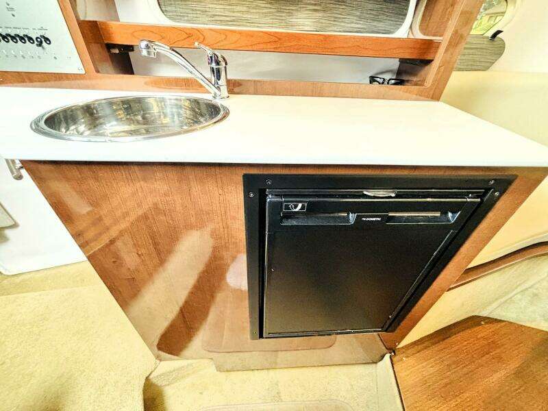 25ft Four Winns Yacht For Sale