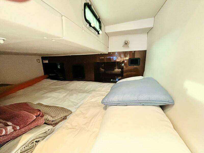 25ft Four Winns Yacht For Sale