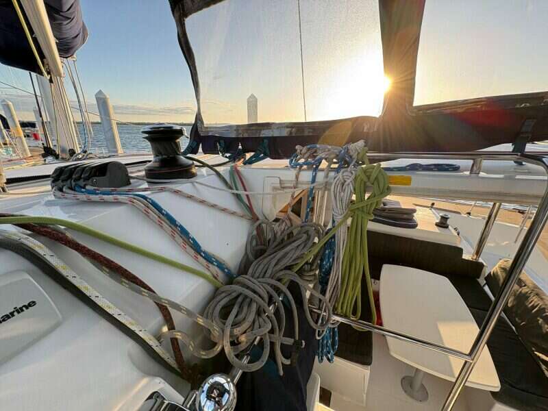 2012-lagoon-400-sail-9817119-20250528100239951-1_XLARGE.jpg
