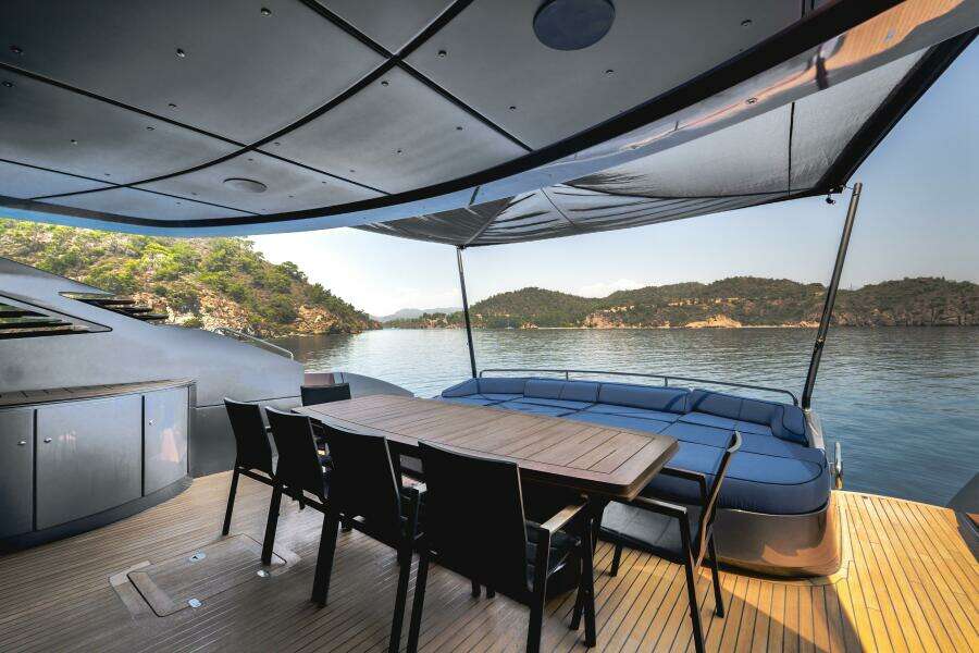 GINGER 116ft Pershing Yacht For Sale