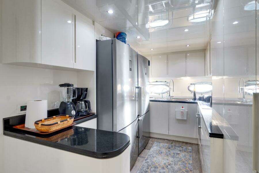 GINGER 116ft Pershing Yacht For Sale