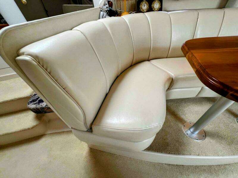 35ft Cruisers Yachts Yacht For Sale