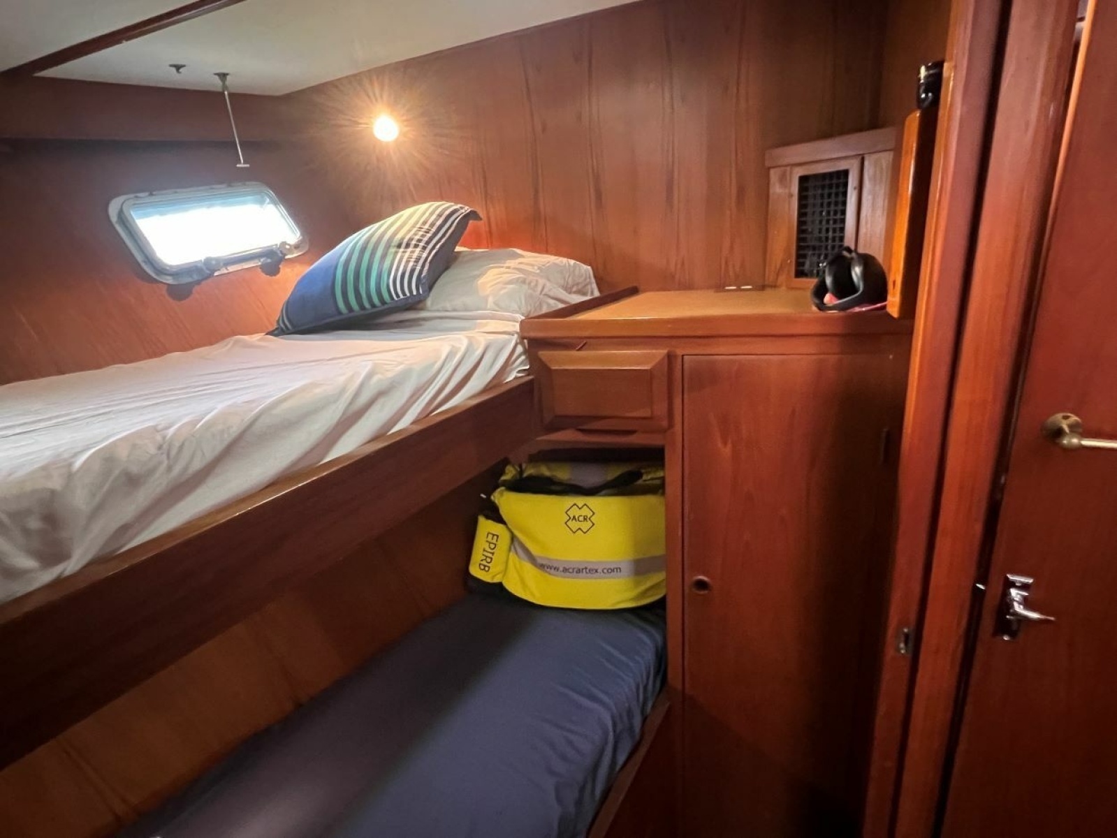 1987 DeFever Tri-Cabin