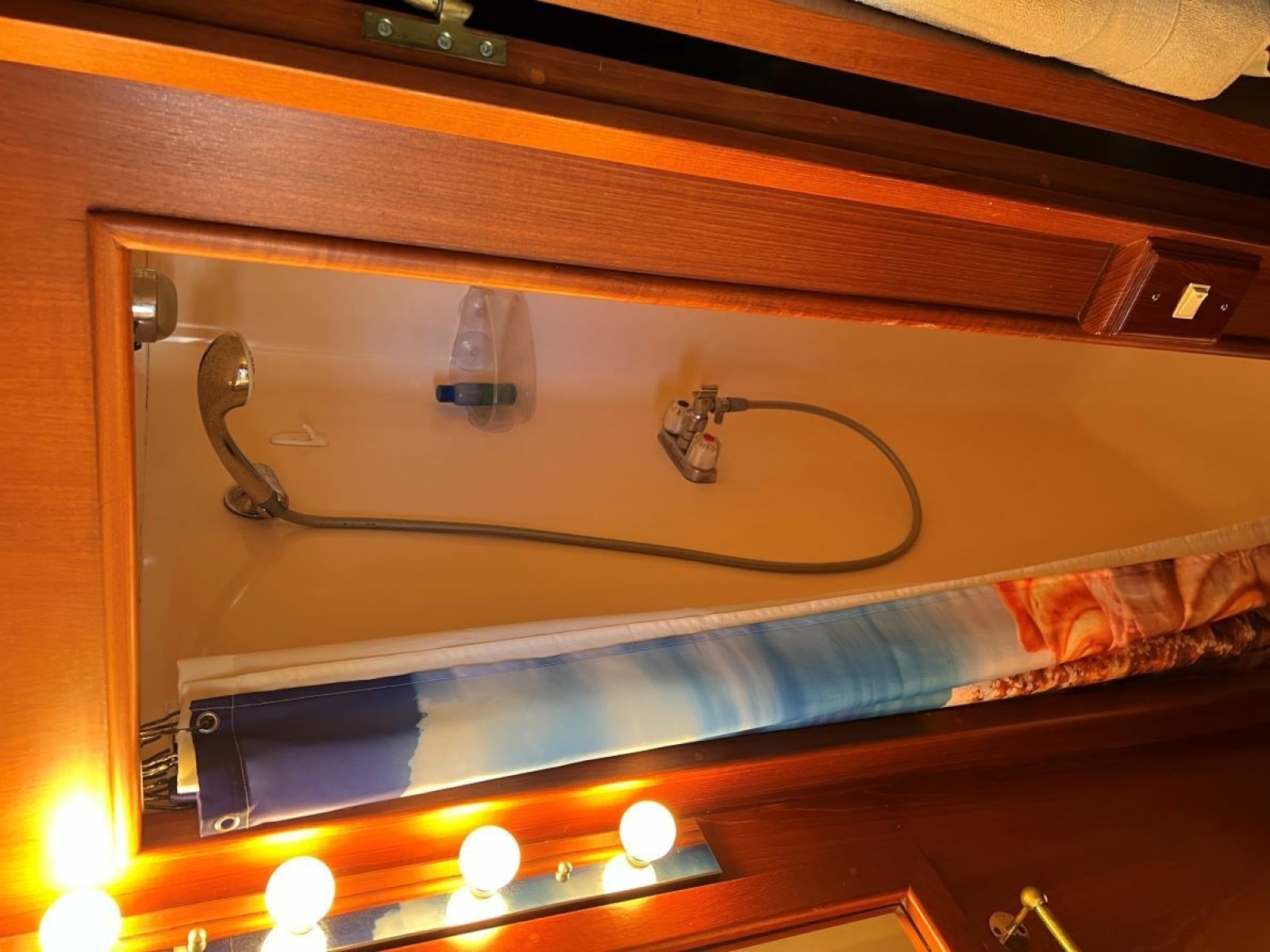 1987 DeFever Tri-Cabin