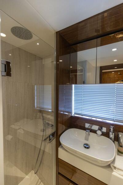 68' 2021 Sunseeker Manhattan