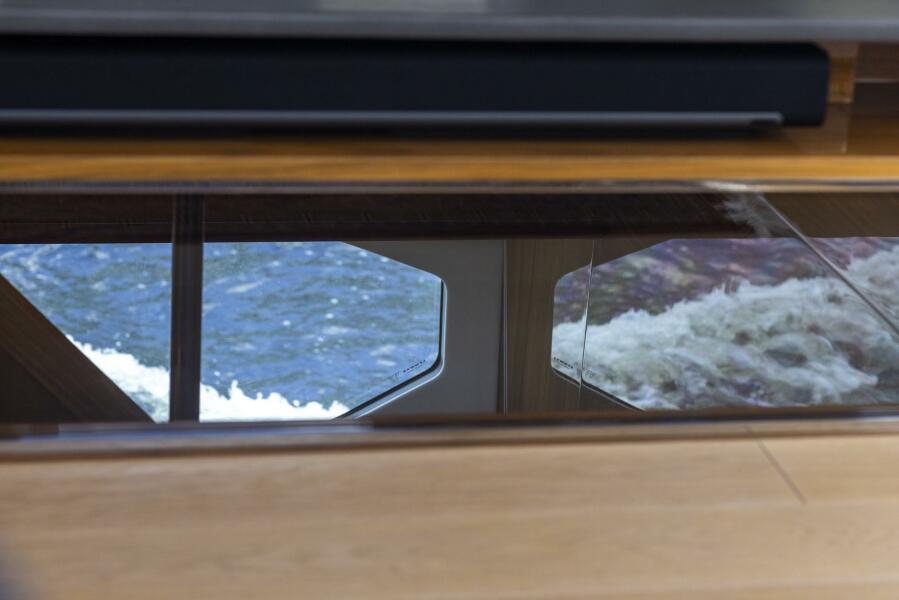 68' 2021 Sunseeker Manhattan