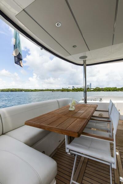 68' 2021 Sunseeker Manhattan