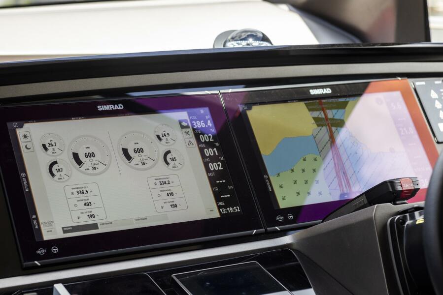 68' 2021 Sunseeker Manhattan