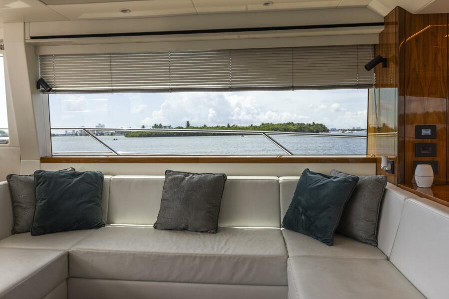 68' 2021 Sunseeker Manhattan