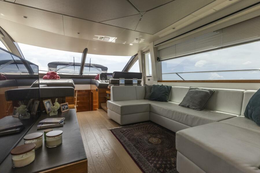 68' 2021 Sunseeker Manhattan