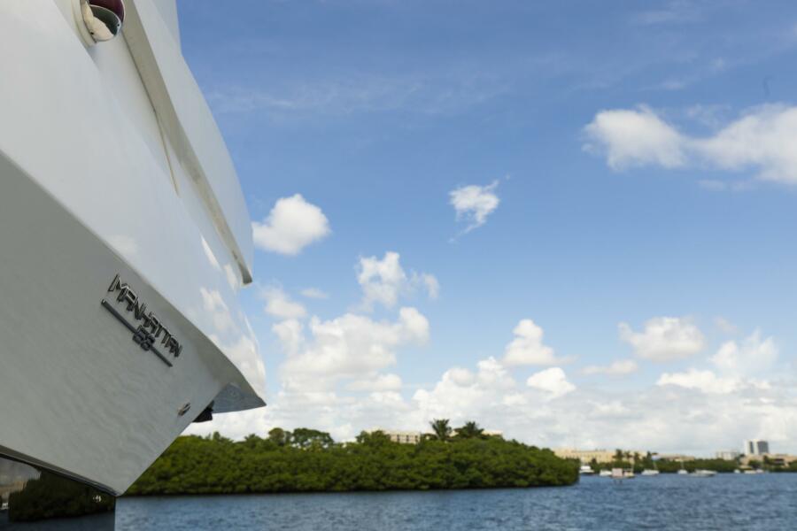 68' 2021 Sunseeker Manhattan