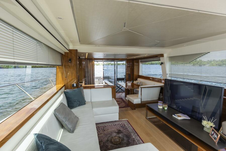 68' 2021 Sunseeker Manhattan