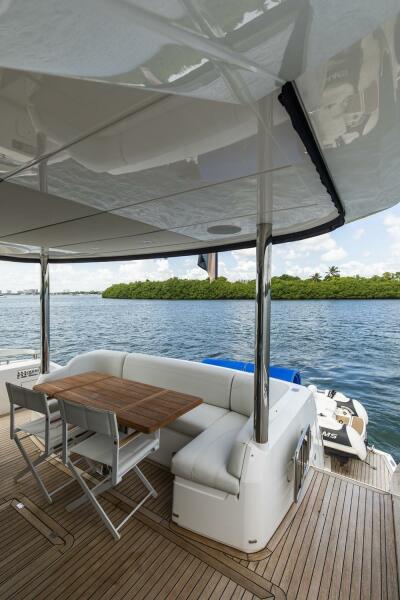 68' 2021 Sunseeker Manhattan