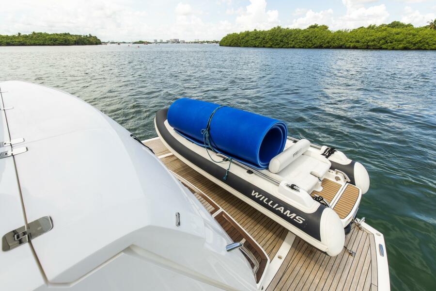 68' 2021 Sunseeker Manhattan