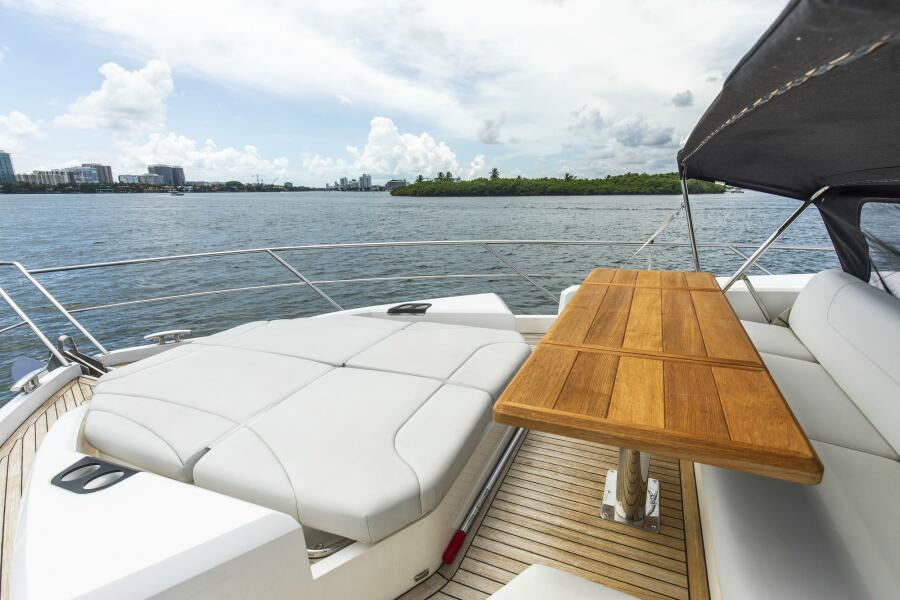 68' 2021 Sunseeker Manhattan