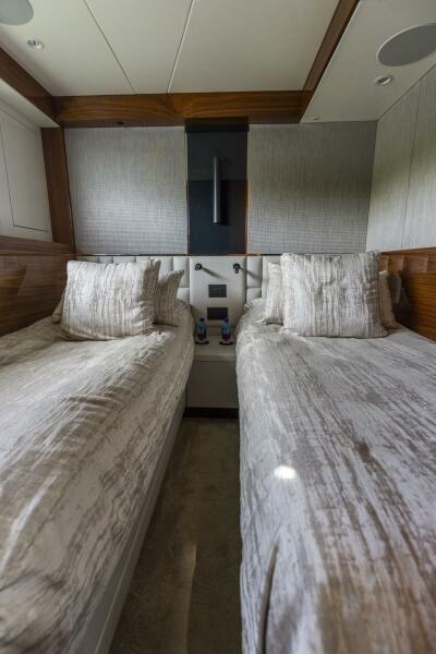 68' 2021 Sunseeker Manhattan