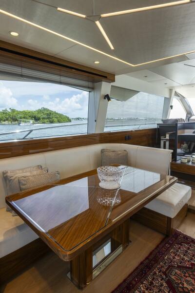 68' 2021 Sunseeker Manhattan