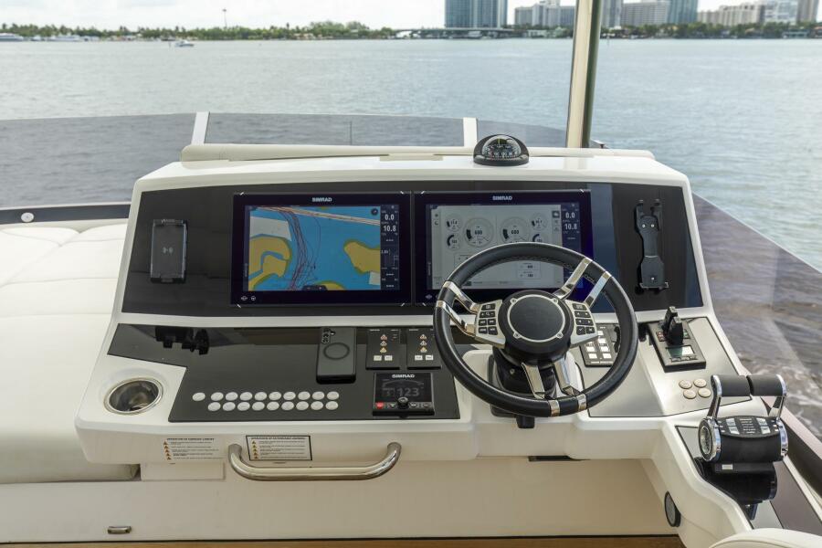 68' 2021 Sunseeker Manhattan