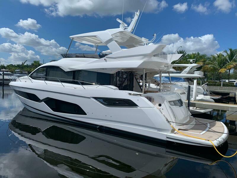68' 2021 Sunseeker Manhattan