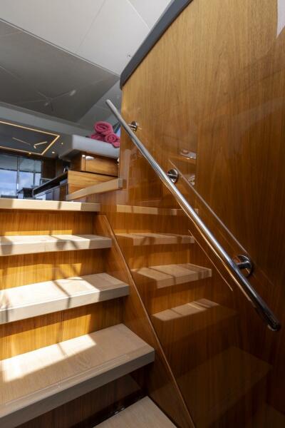 68' 2021 Sunseeker Manhattan