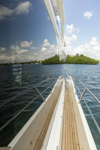 68' 2021 Sunseeker Manhattan