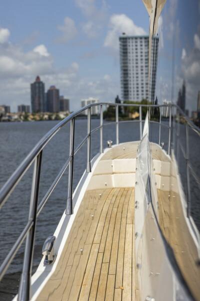 68' 2021 Sunseeker Manhattan