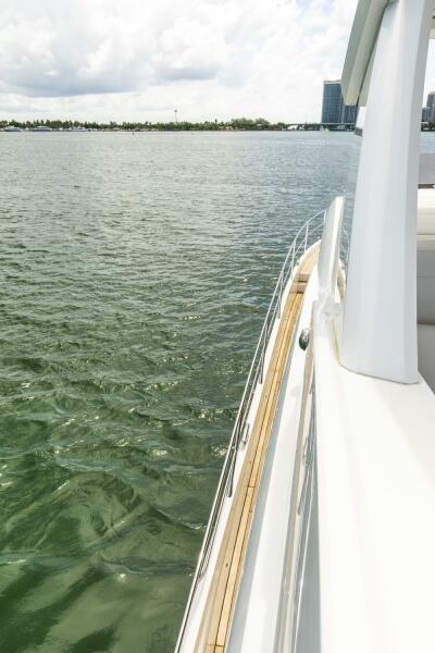 68' 2021 Sunseeker Manhattan