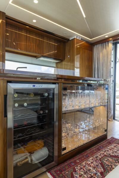 68' 2021 Sunseeker Manhattan